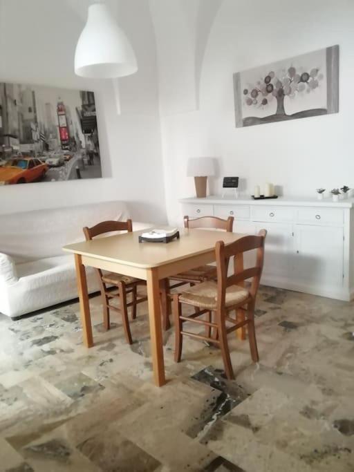 Alloggio Incantevole Storico Apartment กาโรวิญโญ ภายนอก รูปภาพ